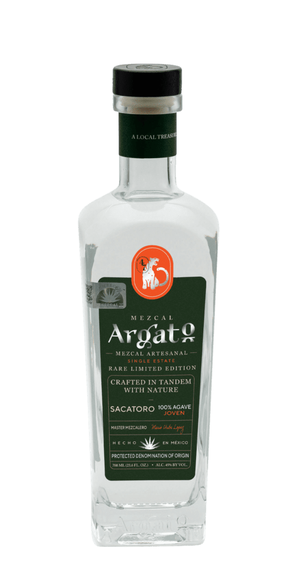 Mezcal Argato Sacatoro bottle with green label